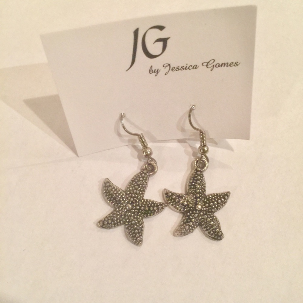Brand new! Adorable star fish earrings